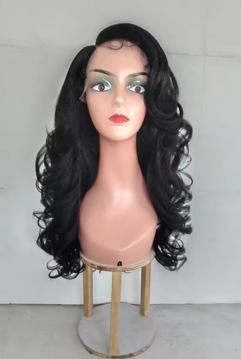 Perruque Synthétique Milia Premium 26" – Lace 13×4×1 – Boucles Longues et Naturelles