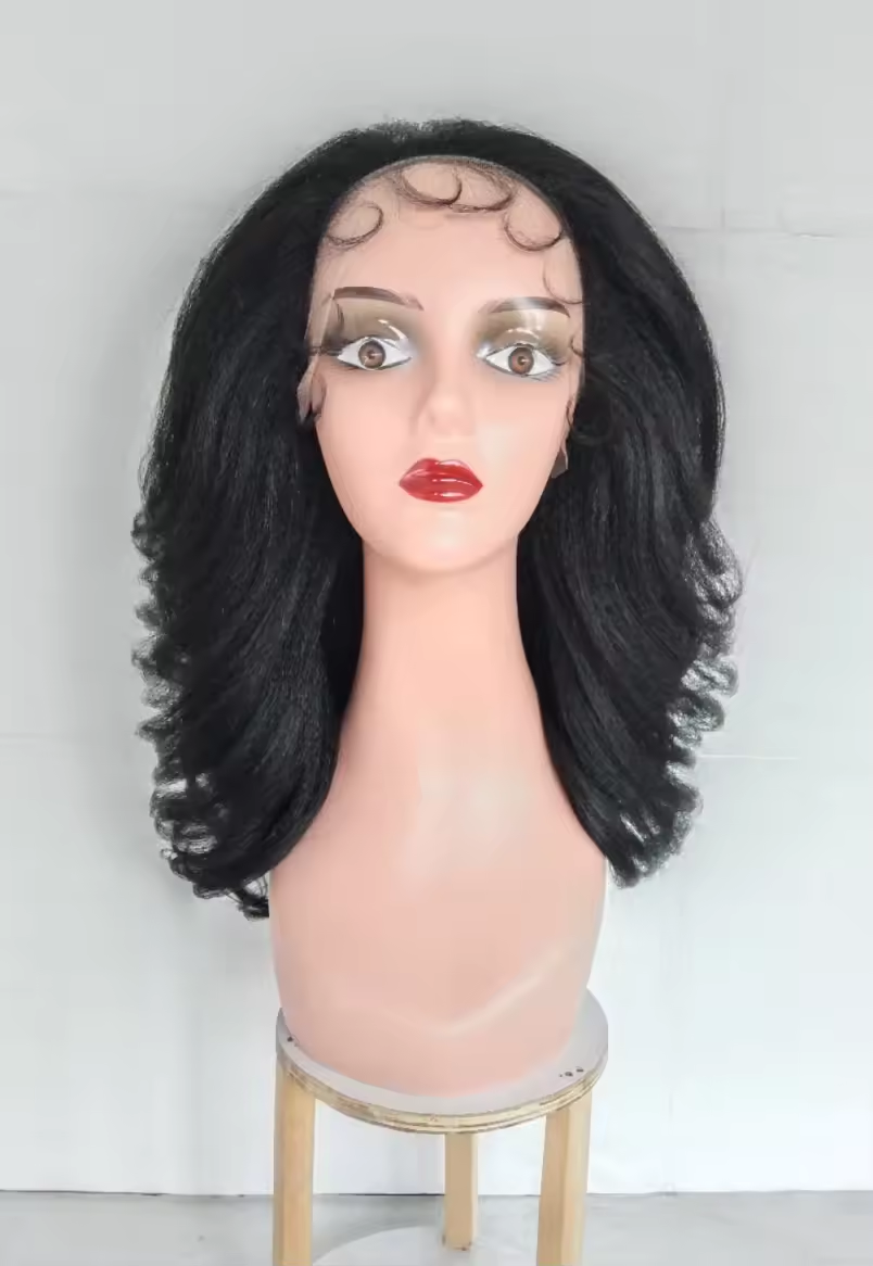 Perruque Mimi – Bouclée – Lace Frontal 13x4 – 20 pouces – Fibre Synthétique Résistante à la Chaleur